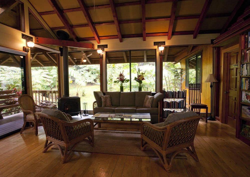 Volcano Village Lodge Eksteriør billede